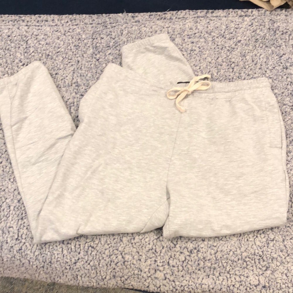 ⭐️FREE!!⭐️WITH BUNDLE PURCHASE!💥5 FOR $25💥RSQ! jogger sweatpants grey size lrg - Picture 4 of 8